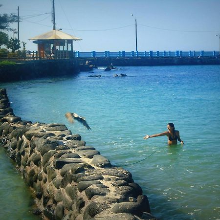 Casa Playa Los Marinos Puerto Baquerizo Moreno Bagian luar foto
