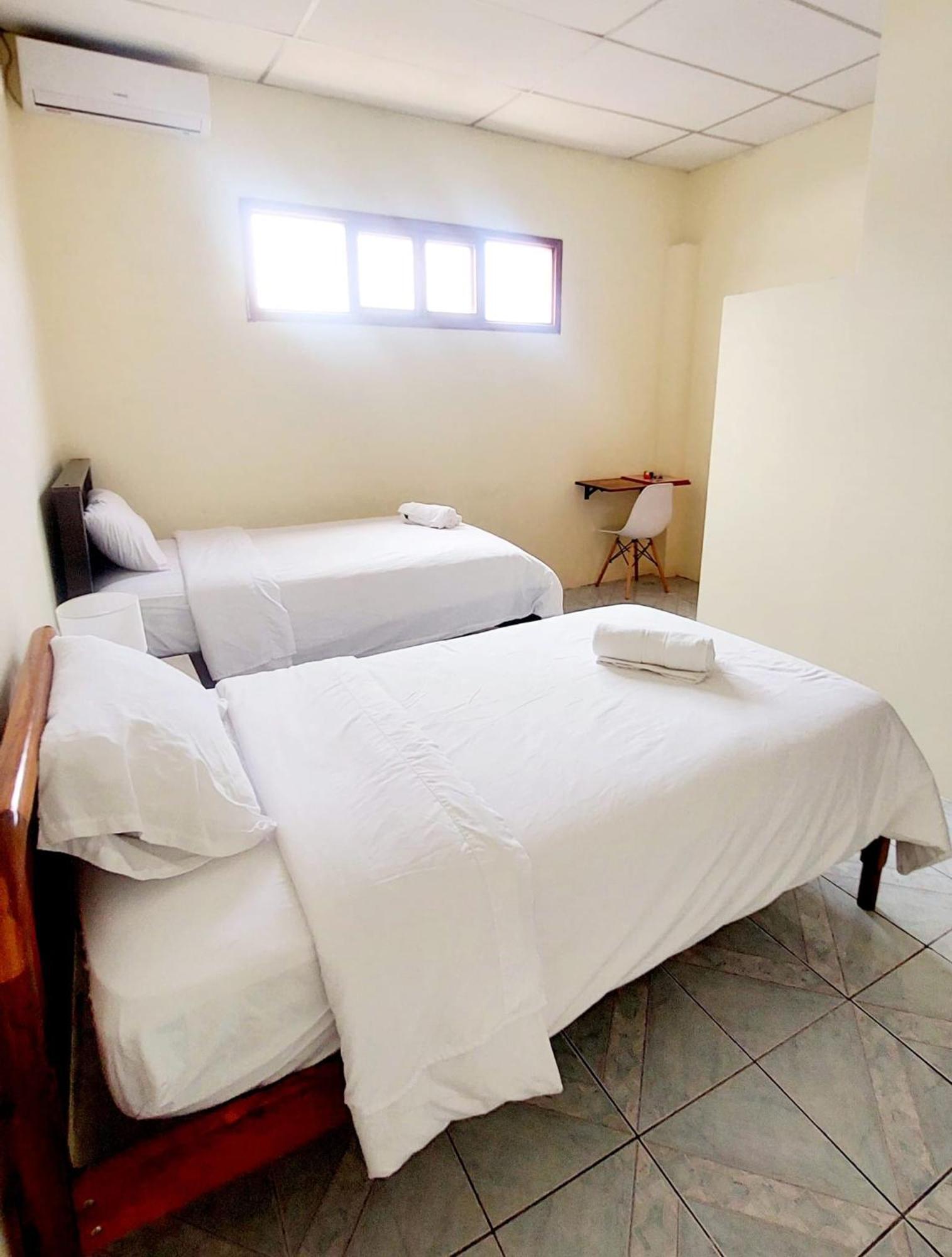 Casa Playa Los Marinos Puerto Baquerizo Moreno Bagian luar foto